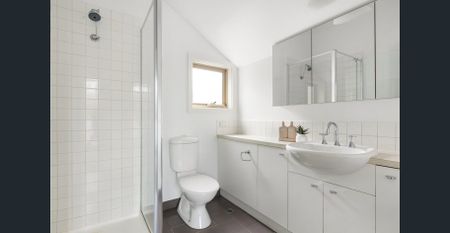 TOWNHOUSE IN QUIET BAYSIDE POCKET - Photo 5