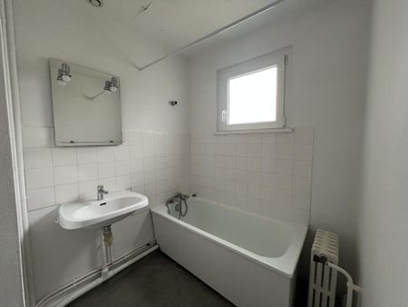 Location Appartement 3 pièces 59m² LE CREUSOT 71200 - Photo 5