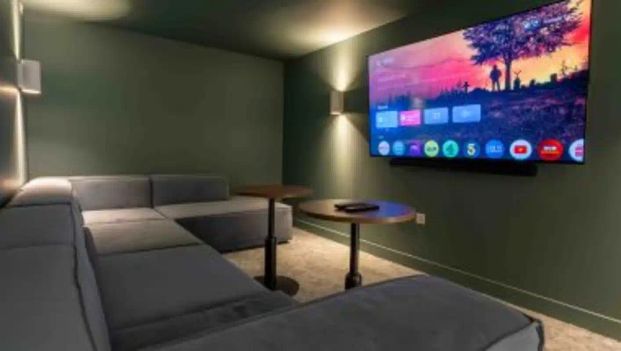 Platinum Studio - Photo 1