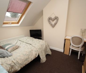 8 Bed - Winston Gardens, Headingley, Leeds - Photo 4