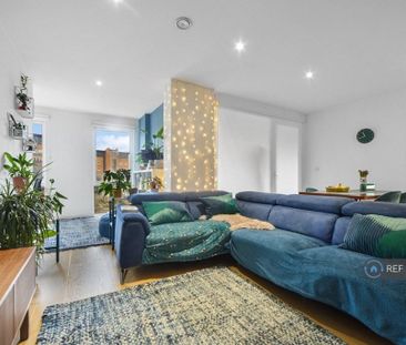 3 bedroom flat to rent - Photo 5