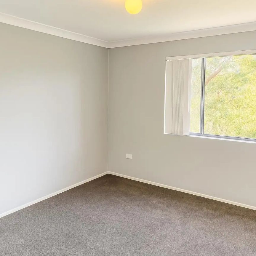 “Neat and Tidy 3 Bedroom Unit” - Photo 1