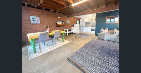 Stunning Home with Balcony Bay Views - Photo 2