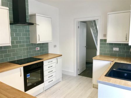 Park View, Llanbradach, CAERPHILLY - Photo 2