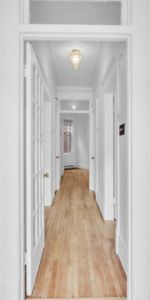Ce vaste logement 6½ se distingue par sa luminosité et ses plafonds de 9 pieds : - Photo 4