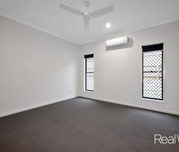 Modern, spacious and convenient 4 Bedroom Home - Photo 4