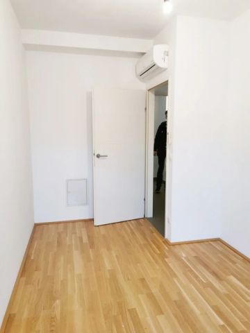 70m²DG Wohnung mit 2 Terrassen / mit Blick auf d. Schneeberg - Photo 4