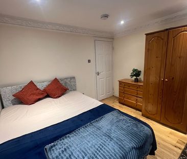 Room in a Shared Flat, Oxbow Mansions, SE10 - Photo 3