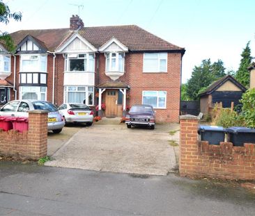 Elmshott Lane, Cippenham, Berkshire - Photo 1