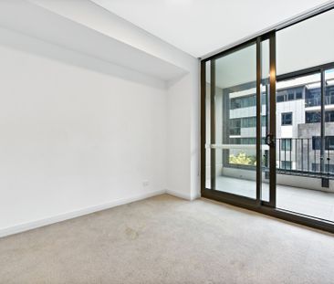 Modern Apartment in the Heart of Wentworth Point CBD - Photo 3