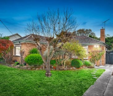 Family Charm & Elite School Zoning in Heart of Doncaster! - Photo 2