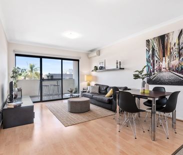 STYLISH 1-BEDROOM APARTMENT IN PRIME BEAUFORT CENTRAL LOCATION! - Photo 1