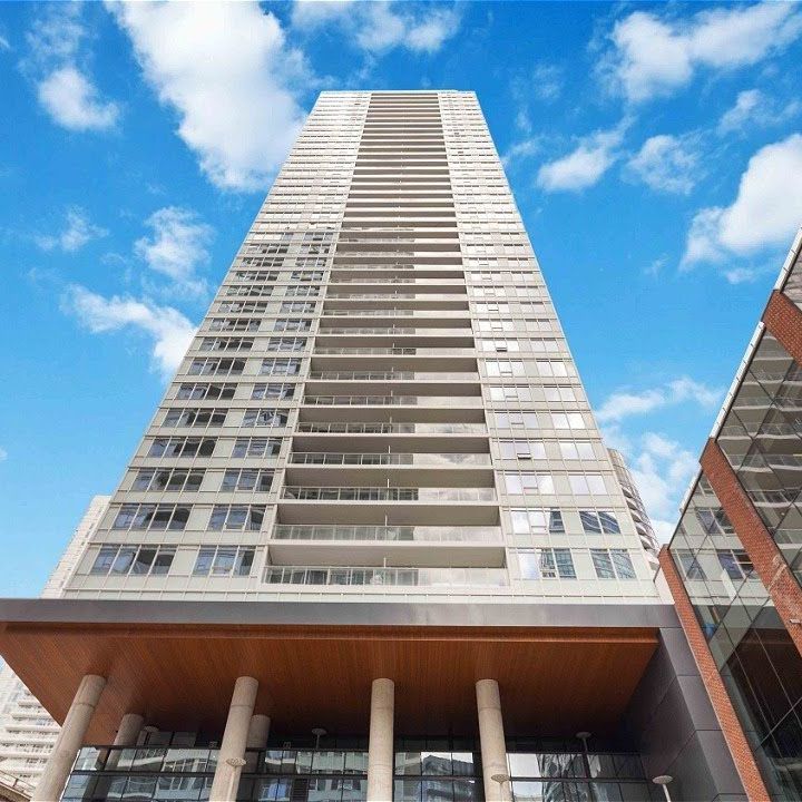 For Lease - 17 Bathurst Street Unit# 1015, Toronto, Ontario - Photo 1