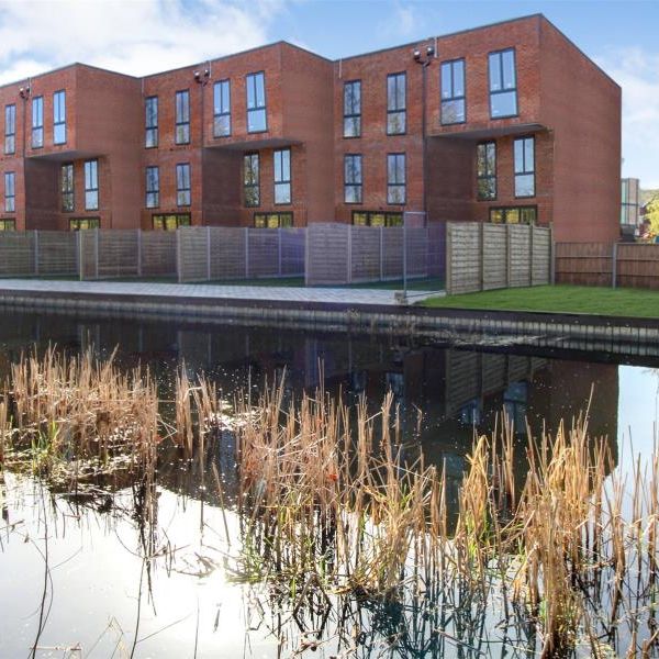 Canalside Mews, Woking, Surrey, GU21 - Photo 1