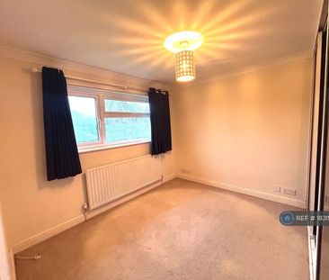 3 bedroom semi-detached house to rent - Photo 6