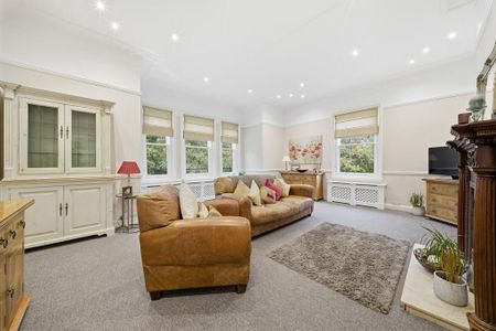 3 bedroom apartment to rent - Photo 4