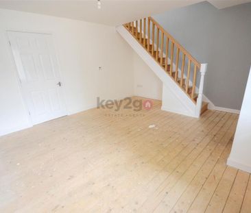 3 bedroom semi-detached house to rent - Photo 6