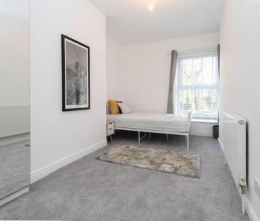 4 bedroom terraced house to rent - Photo 2