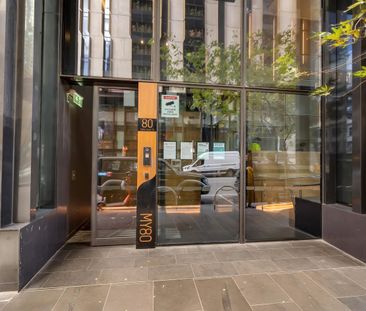 Spacious 2-Bedroom Apartment in Prime Melbourne CBD Location - Avai... - Photo 5