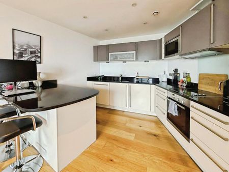 2 bedroom flat to rent - Photo 5