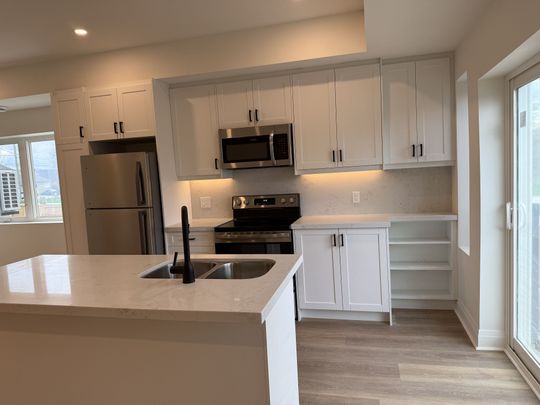 For Lease - 2 Golfview Drive Unit# 1, Collingwood, Ontario - Photo 1