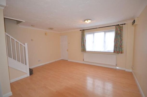 3 bedroom house to rent Hindemith Gardens, Old Farm Park, Milton Keynes, MK7 - Photo 1