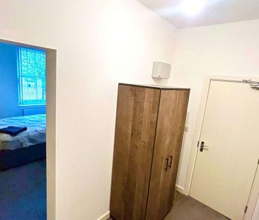 13 bedroom house of multiple occupation to rent - Photo 6