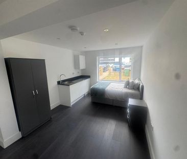 Studio to rent - Photo 1