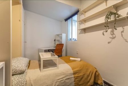 Gran Vía de Fernando el Católico, Valencia, Valencian Community 46008 - Photo 3