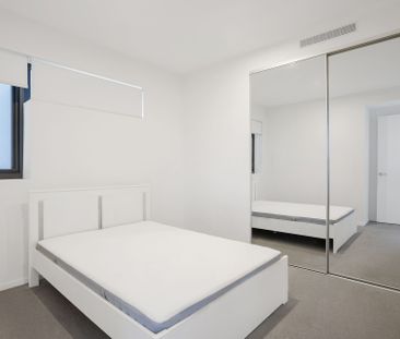 208/100 De Burgh Street, Lyneham - Photo 2