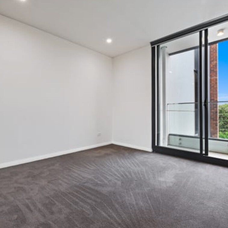 Burwood - Photo 1