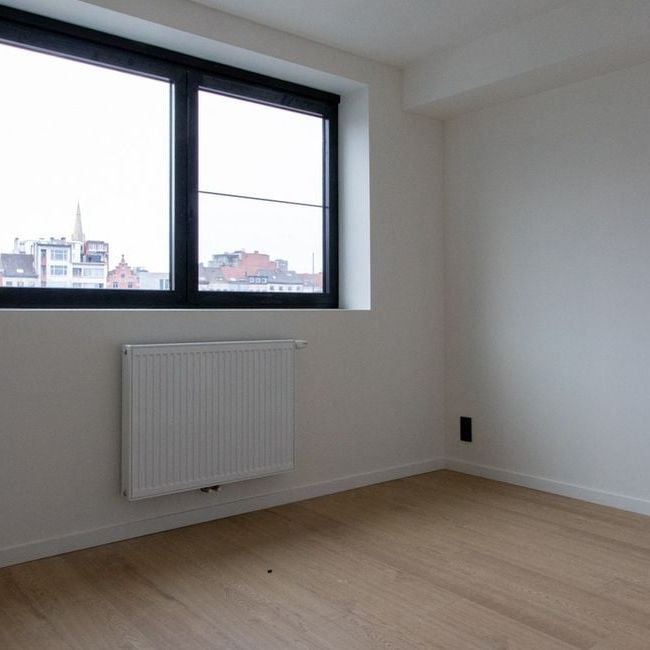 Appartement te huur in Antwerpen voor € 1.050 met 3 slaapkamers - Foto 1