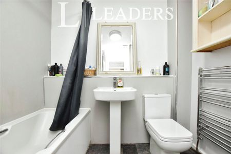 1 bedroom house to rent Kingfisher Way, Bishops Stortford, Hertfordshire, CM23 - Photo 2