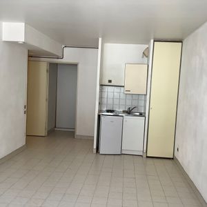 Location Appartement 1 pièce 34m² CHAMBERY 73000 - Photo 2