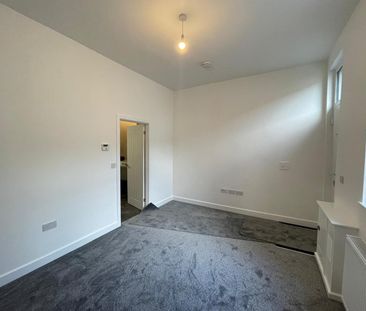 2 bed terraced house to rent in Grange Street, Burnley, BB11 - Photo 6