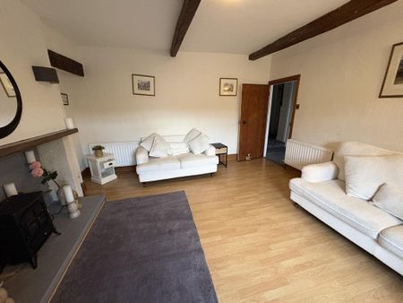4 bedroom detached house to rent - Photo 2