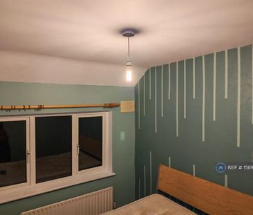 2 bedroom semi-detached house to rent - Photo 2