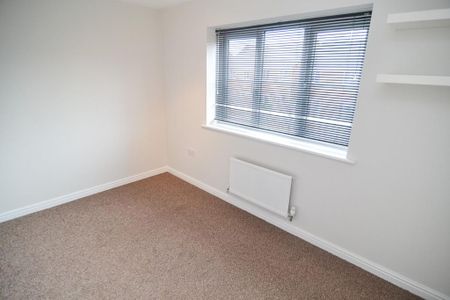 3 bedroom semi-detached house to rent - Photo 3