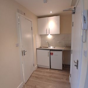 Studio Flat, Elmgrove Road, HA1 - Photo 2