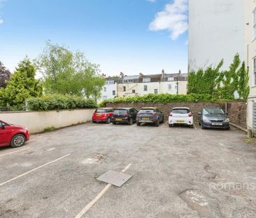 3 bedroom flat to rent - Photo 6