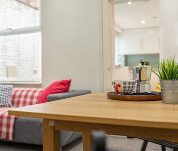 5 bedroom terraced house to rent - Photo 3