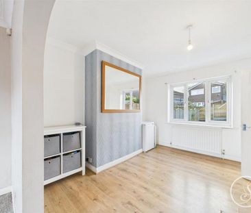 3 bedroom terraced house to rent - Photo 3