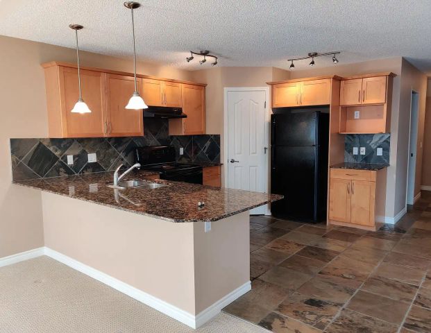 Spectacular Tuscany NW Home for Rent! Available Immediately! — 3 Bedrooms+ Den House - Photo 1