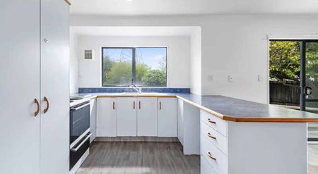 Cosy with all the essentials - Photo 3