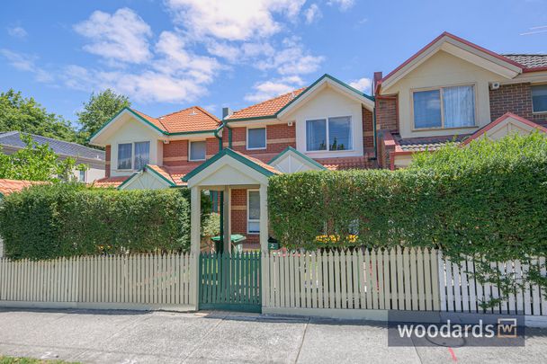 Stunningly Renovated 4-Bedroom Family Home in Prime Box Hill Location! - Photo 1