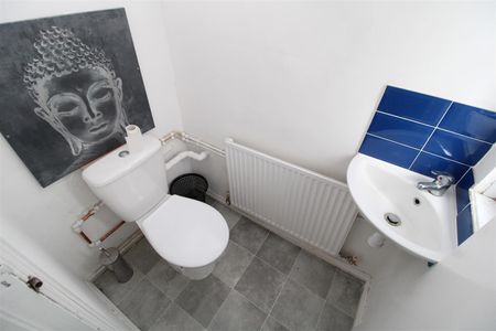 Room For Rent Queen Street, Pontypridd - Photo 5