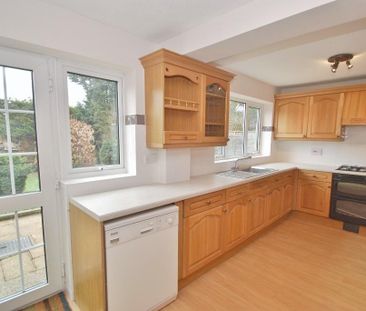 3 bedroom semi-detached house to rent - Photo 6