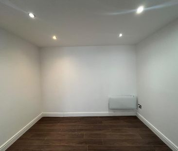 3 bedroom flat to rent - Photo 6