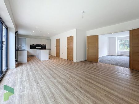 6 bedroom detached house to rent - Photo 3