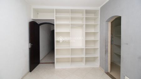 Sobrado com 3 quartos e 180m² para alugar em Vila Floresta, Santo André. - Foto 5